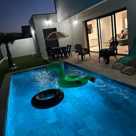 Relaxing In A With Private Swimming Pool * Calvisson